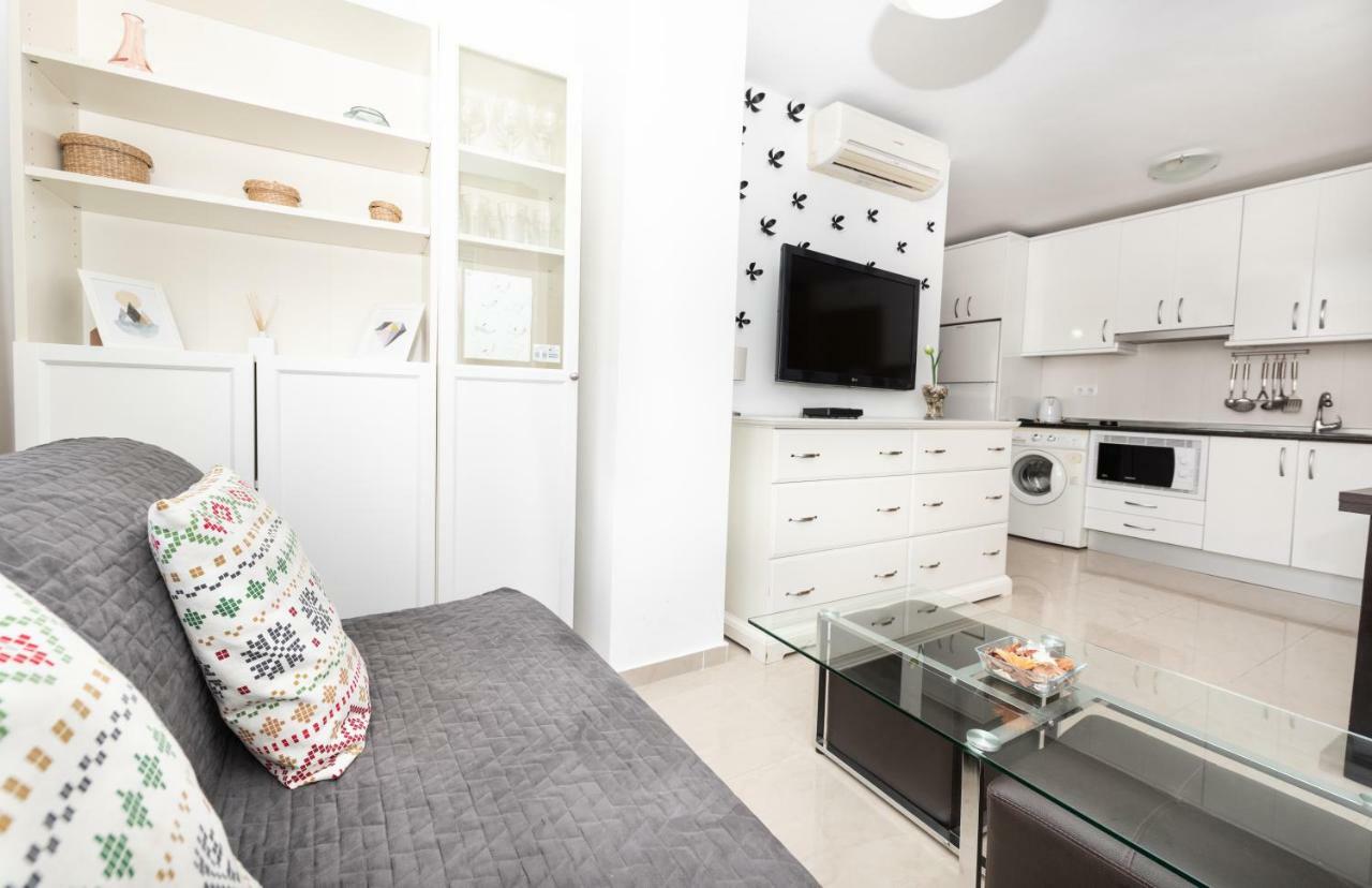 Wonderful Malagueta Pompidou Apartment Malaga Exterior photo